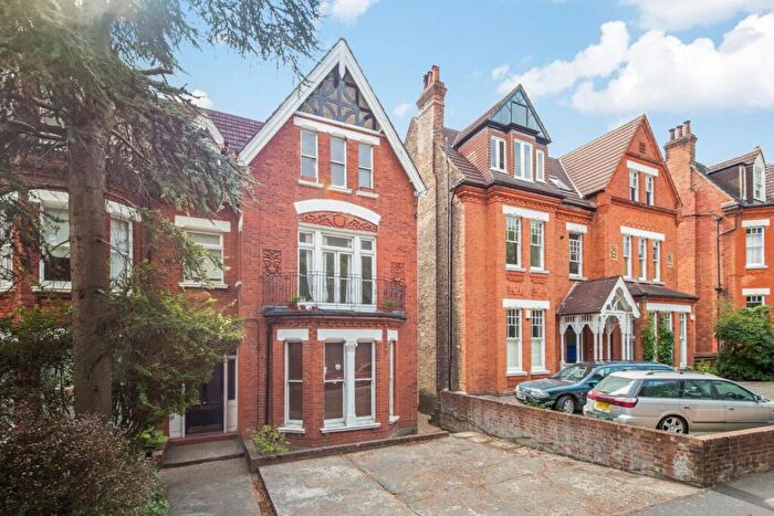 2 Bedroom Apartment For Sale In Mowbray Road, Crystal Palace, London, SE19