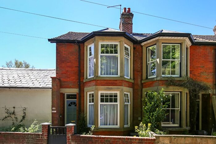 3 Bedroom Terraced House For Sale In Lower Road, Salisbury, Wiltshire, SP2