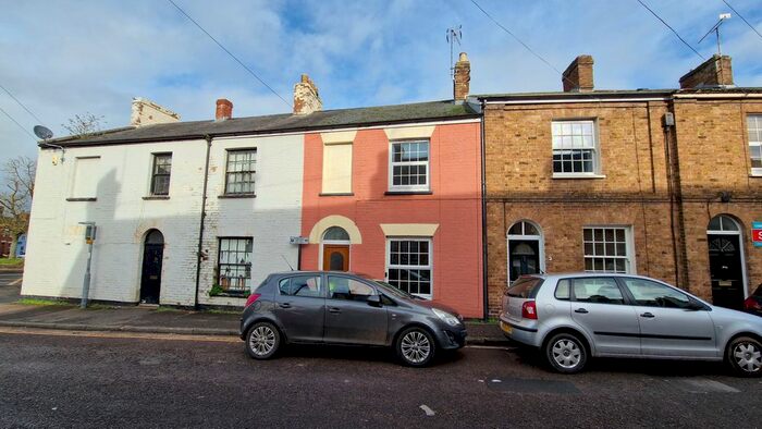 2 Bedroom Terraced House To Rent In Westgate Street, Taunton, TA1