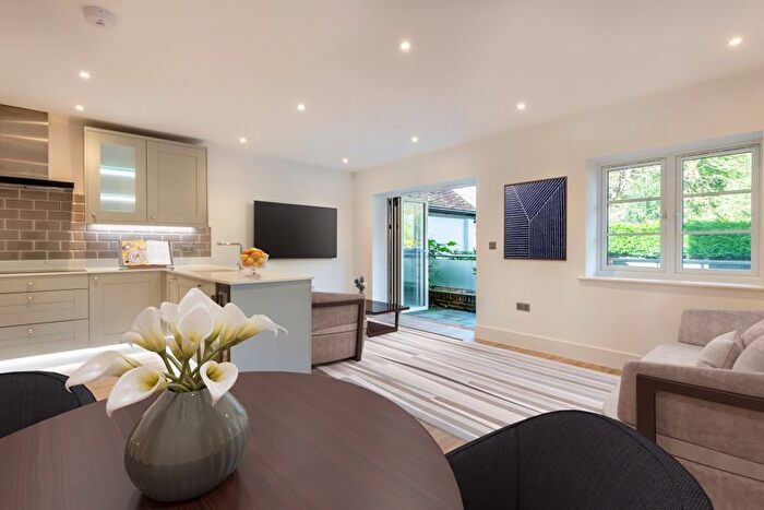 2 Bedroom Flat For Sale In The Street, Albury, Guildford, GU5