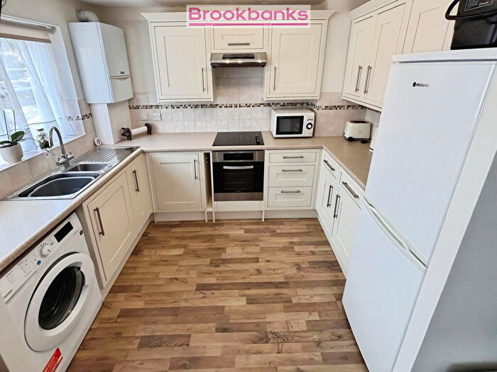 2 Bedroom Flat For Sale In Old Mill Close, Eynsford, Dartford, DA4