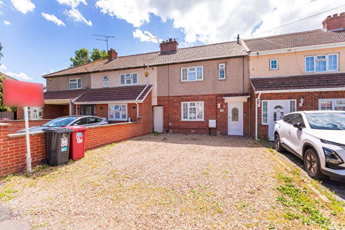 3 Bedroom Terraced House For Sale In Northern Road, Slough, SL2