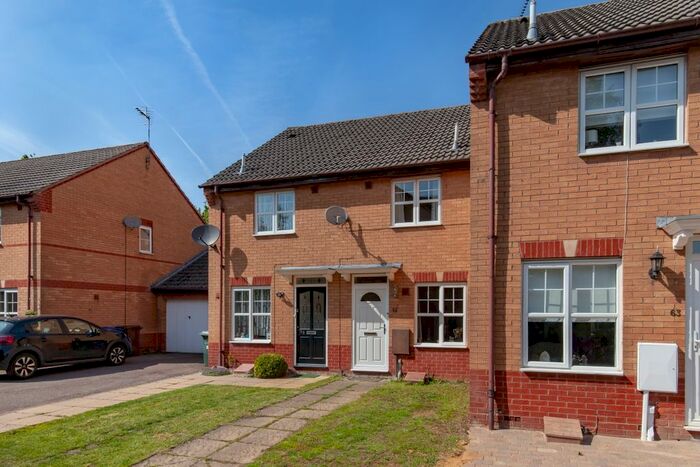 2 Bedroom Semi-Detached House To Rent In Wellington Avenue, Banbury, OX16