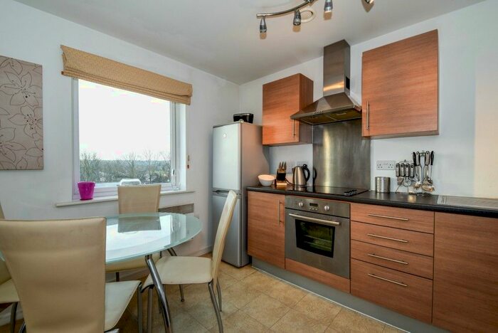 2 Bedroom Flat To Rent In Manchester Court, Burslem, Stoke On Trent ST6