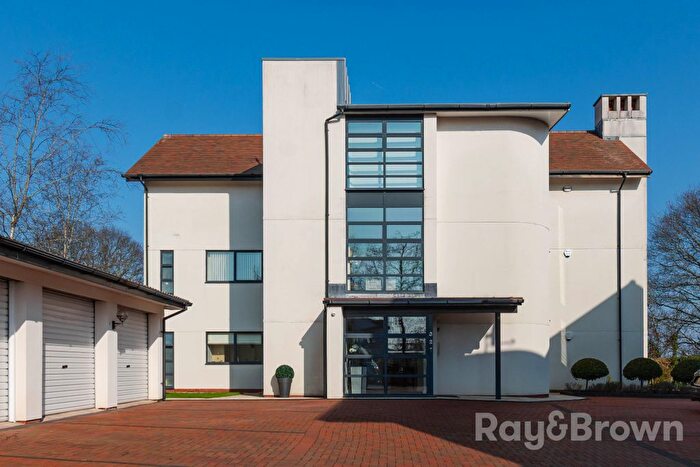 3 Bedroom Flat For Sale In Seren Court, Cyncoed Road, Cardiff, CF23