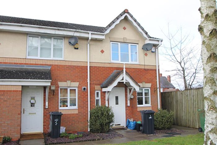 2 Bedroom End Of Terrace House To Rent In The Thatchers, Halesowen, West Midlands, B62