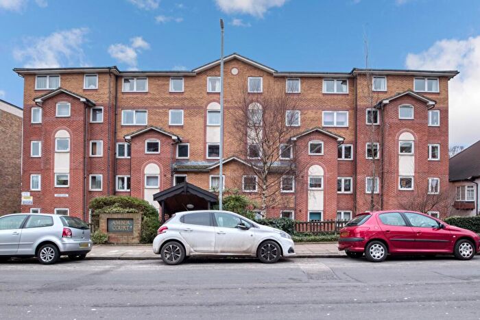 2 Bedroom Apartment For Sale In Amber Court, Hove, BN3