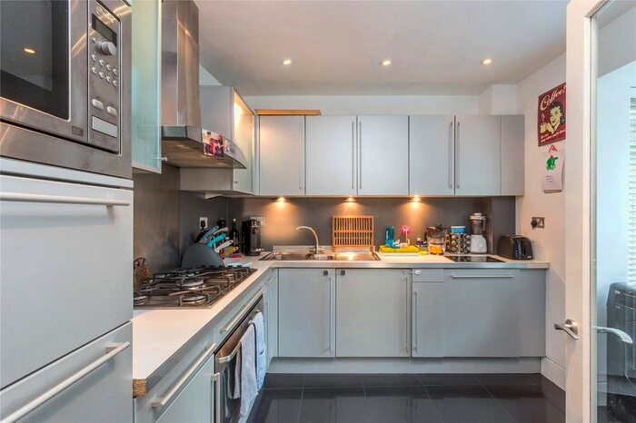 2 Bedroom End Of Terrace House To Rent In Southfields Road, Putney, London, SW18