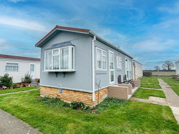 1 Bedroom Park Home For Sale In Meadowview Park, St. Osyth Road, Little Clacton, CO16