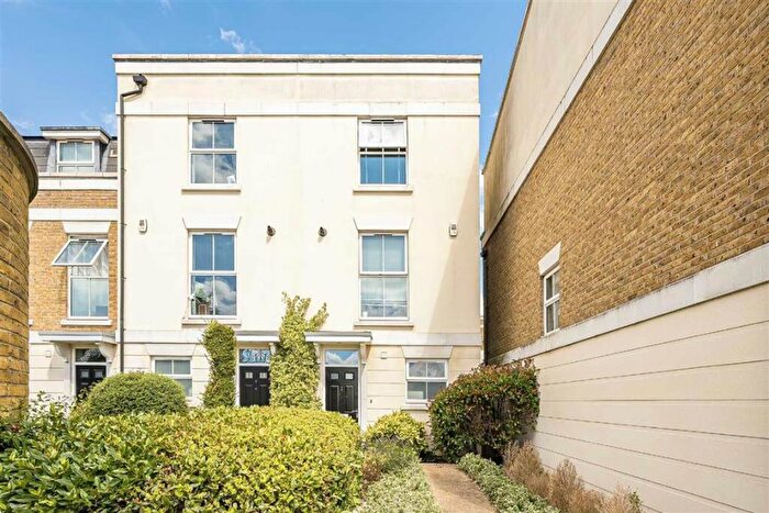 4 Bedroom Semi-Detached House To Rent In Williams Lane, Mortlake, SW14