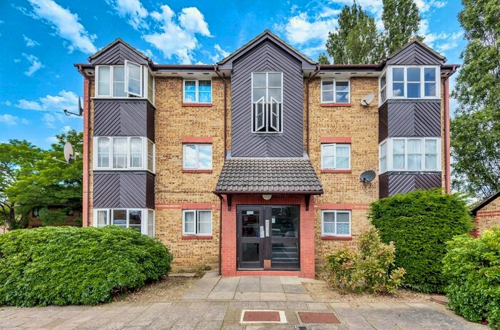 1 Bedroom Flat To Rent In Cygnet Close, Neasden, NW10
