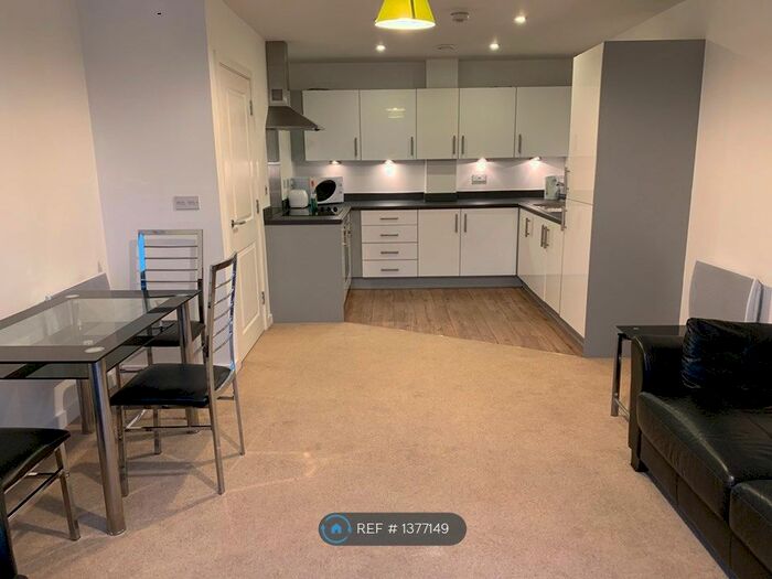 2 Bedroom Flat To Rent In Pier Wharf, Colchester, CO2