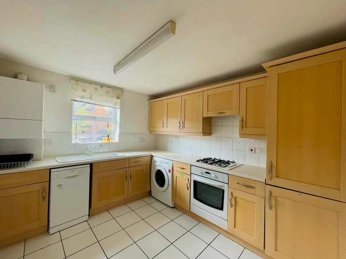 3 Bedroom Flat To Rent In Wright Way, Stoke Park, Bristol, BS16