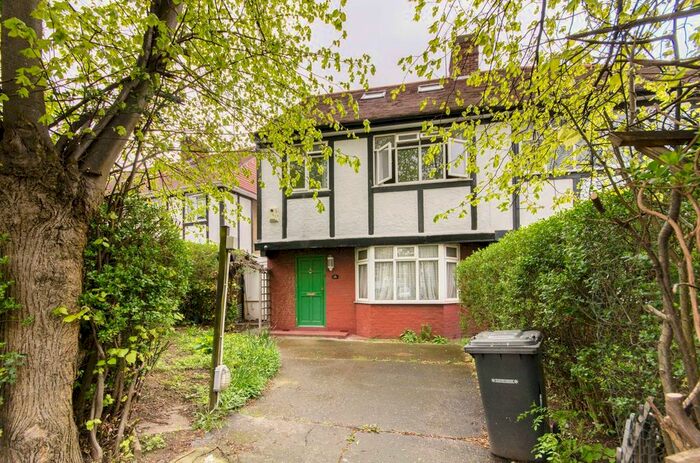 5 Bedroom Property To Rent In Canning Crescent, Wood Green, London, N22