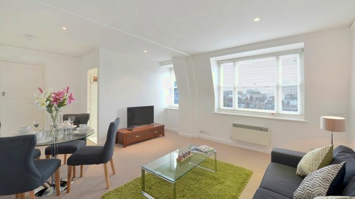 2 Bedroom Flat To Rent In Hill Street, London, W1J