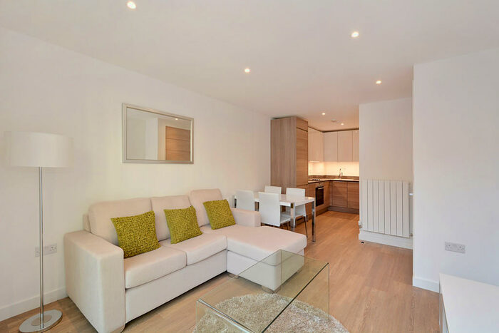 1 Bedroom Apartment To Rent In Royal Victoria Gardens, Marine Wharf, SE16