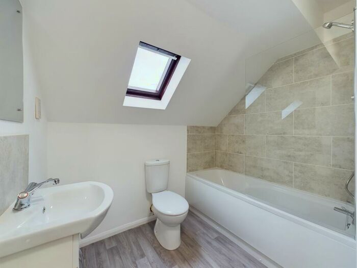2 Bedroom Apartment To Rent In Lindisfarne Court, Chesterfield, S40