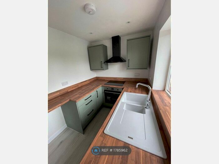 2 Bedroom Maisonette To Rent In Wilkinson Close, Sutton Coldfield, B73