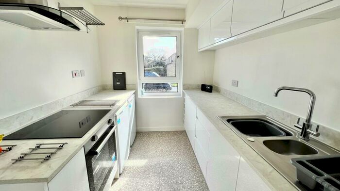 2 Bedroom Flat To Rent In Burrows Court, NN3