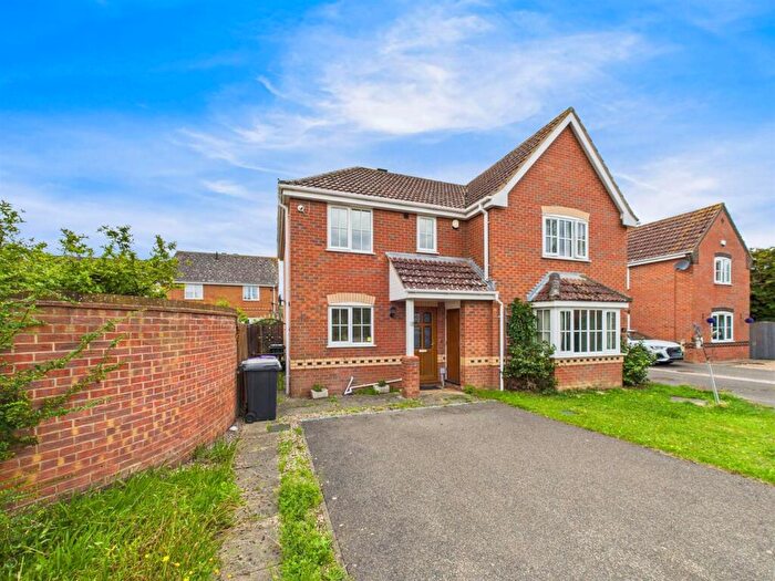 3 Bedroom Semi-Detached House For Sale In Eresbie Road, Louth, LN11