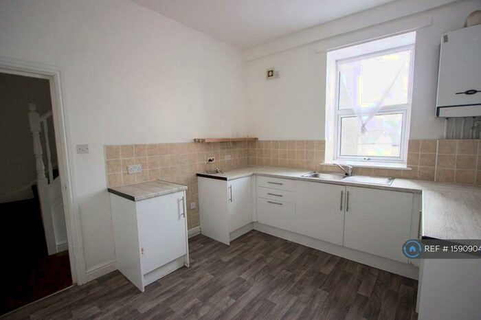 3 Bedroom Flat To Rent In Mill Parade, Newport, NP20