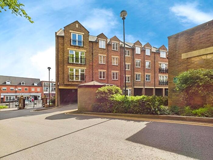 2 Bedroom Flat For Sale In Caversham Place, Sutton Coldfield, B73