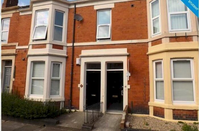3 Bedroom Flat To Rent In Coniston Avenue, Jesmond, Jesmond, Tyne And Wear, NE2