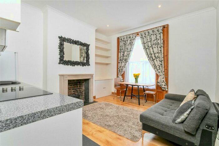 2 Bedroom Apartment To Rent In Mildmay Road, London, N1