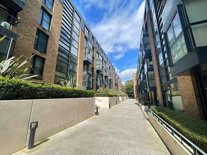 2 Bedroom Apartment To Rent In Southside, St Johns Walk, B5