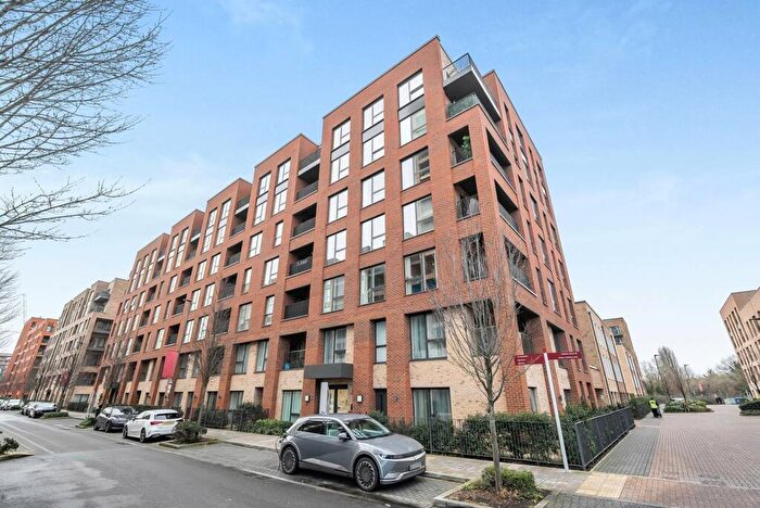 3 Bedroom Flat For Sale In Lismore Boulevard, Colindale, London, NW9