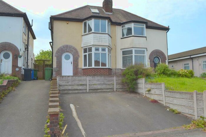 3 Bedroom House To Rent In High Street, Pensnett, Brierley Hill, DY5