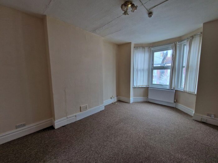 1 Bedroom Flat To Rent In Elliot Road, Thornton Heath, CR7