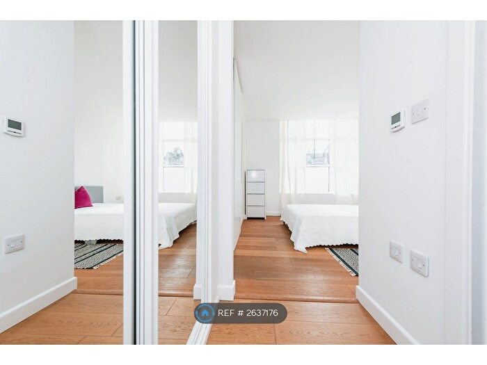 1 Bedroom Flat To Rent In Chertsey Road, Twickenham, TW1