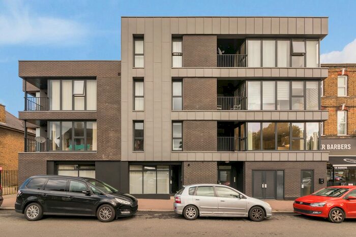 2 Bedroom Flat To Rent In Comerford Road, London, SE4