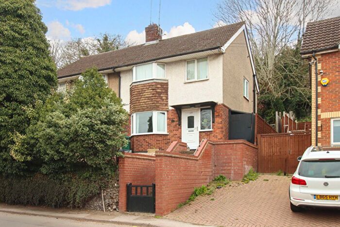 3 Bedroom Semi-Detached House For Sale In Primrose Hill, Kings Langley, WD4