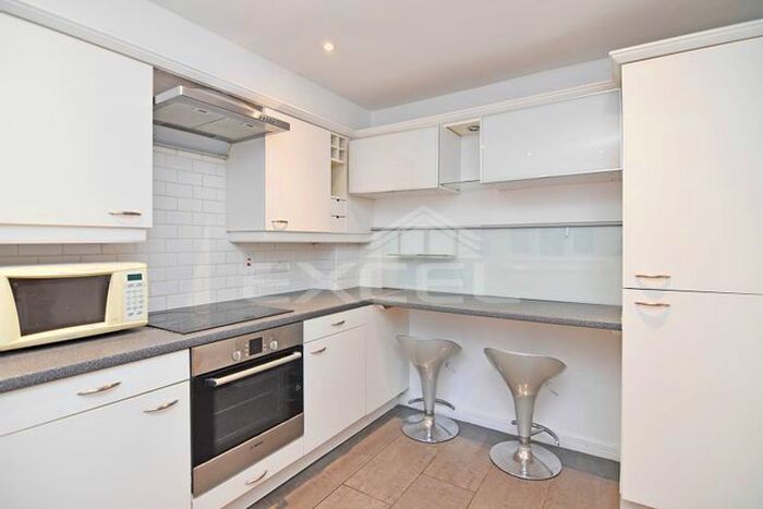 4 Bedroom Flat To Rent In Dean Road, Willesden Green, NW2