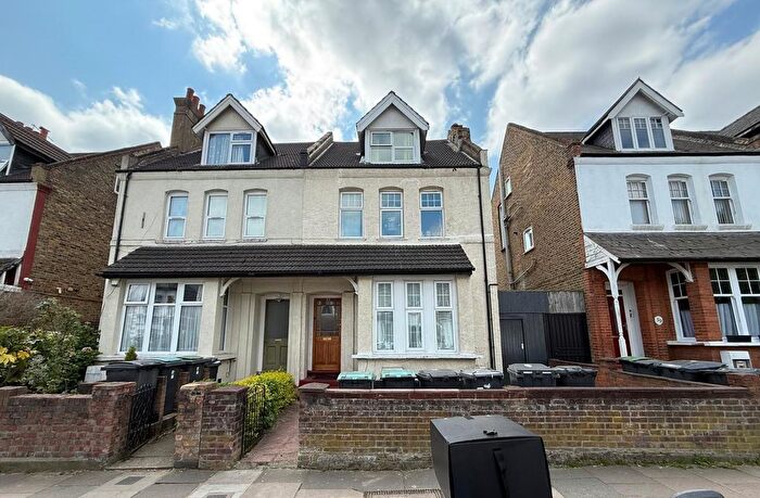 1 Bedroom Flat To Rent In Myddleton Road, London, N22