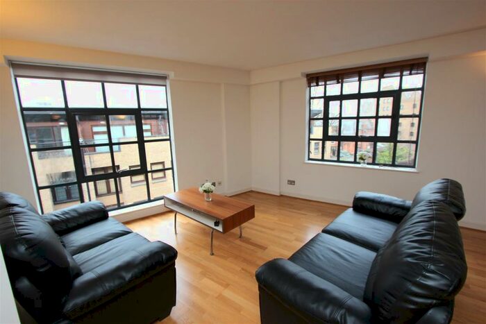 2 Bedroom Apartment To Rent In Merchant Court, Wapping Wall, London, E1W