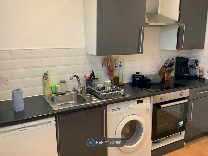 2 Bedroom Flat To Rent In Orsett Road, Grays, RM17