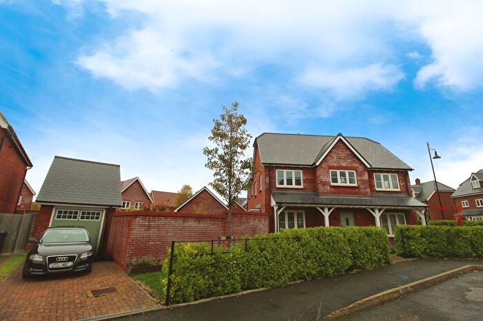 4 Bedroom Semi-Detached House For Sale In Dearle Road, Tadpole Garden Village, SN25