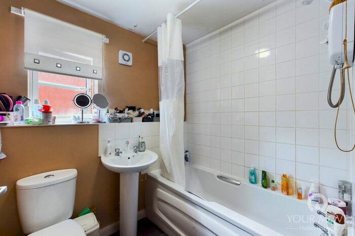 1 Bedroom Flat To Rent In Osborne Road, Northampton, NN2