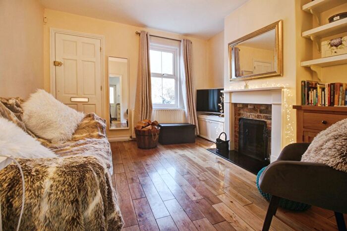 2 Bedroom Terraced House For Sale In Sunnyside, Edenbridge, TN8