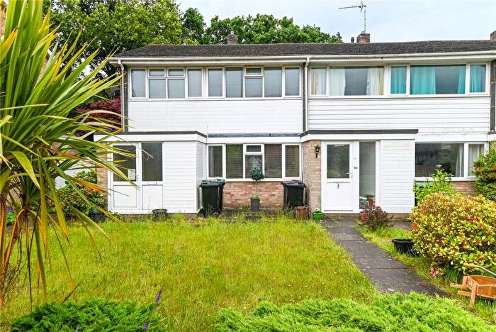 3 Bedroom End Of Terrace House For Sale In Oxey Close, New Milton, Hampshire, BH25