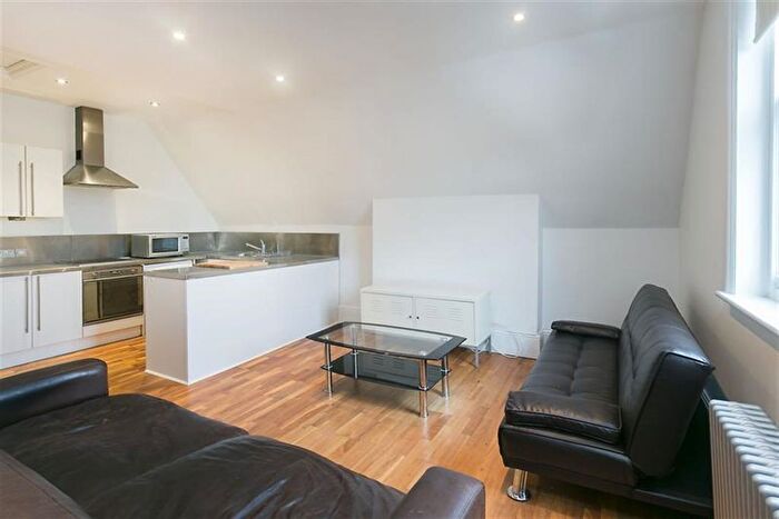 1 Bedroom Flat To Rent In Gleneagle Court, Streatham, SW16