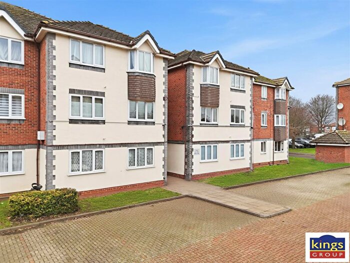 1 Bedroom Flat For Sale In Scotland Green Road, Enfield, EN3