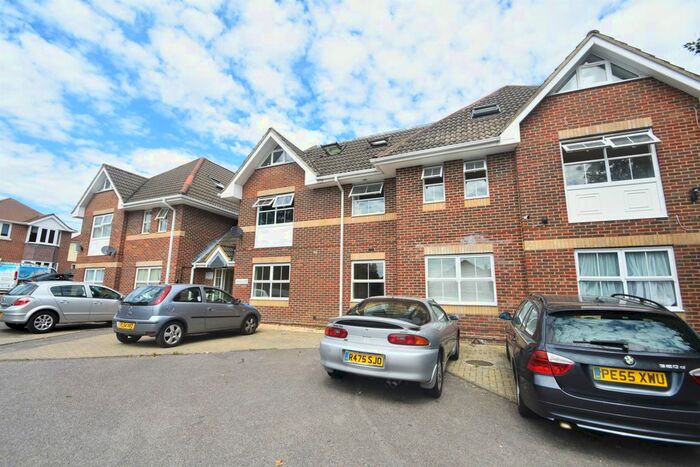 2 Bedroom Flat To Rent In Edwina Close, Southampton SO19