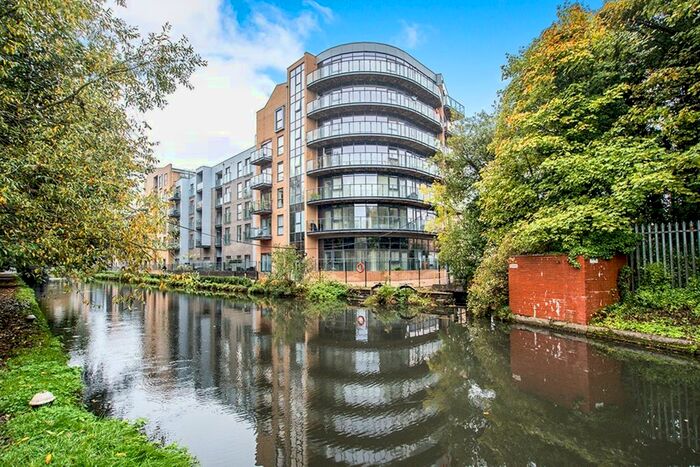 2 Bedroom Flat To Rent In The Embankment, Nash Mills Wharf, Hemel Hempstead, Hertfordshire, HP3