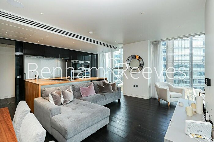 2 Bedroom Apartment To Rent In The Heron, Moorgate, London, EC2Y