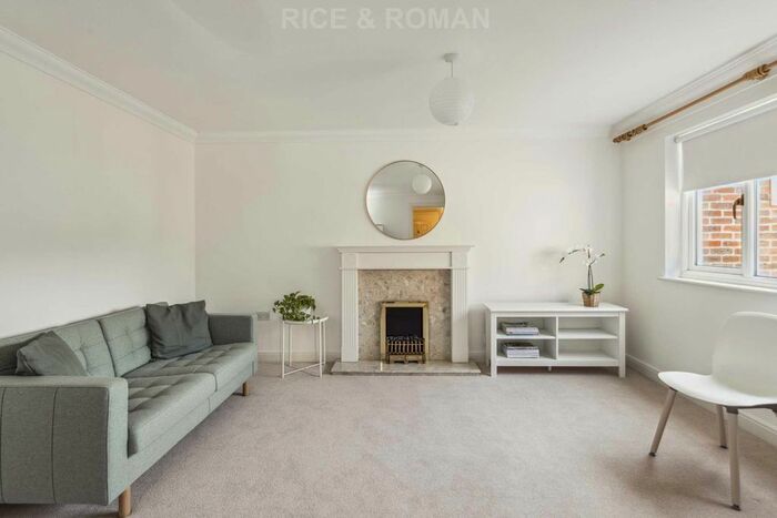 2 Bedroom Flat To Rent In Manor Place, Walton On Thames, KT12