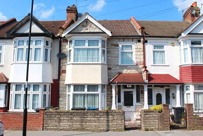 3 Bedroom Terraced House To Rent In Winterbourne Road, Thornton Heath, CR7